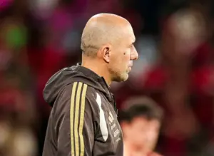 Jardim critica ataque do Flamengo contra o Corinthians: 'Chutamos 33 vezes'