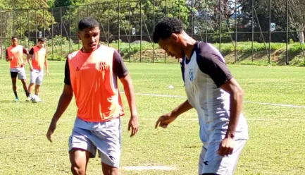 Ponte Preta encontra brecha, registra atacante e prepara corte no elenco
