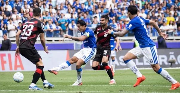 Cruzeiro 3 x 1 Athletico - Vitória sob protestos da torcida 4 Brasileirão - 2026