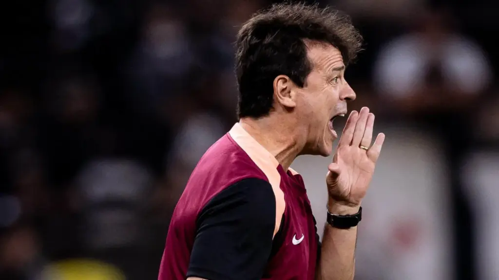 Diniz exalta atuação do Corinthians e fala sobre convocados: 'Não foi uma surpresa'