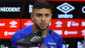 Athletico-PR rejeita oferta de clube holandês pelo goleiro Mycael