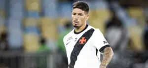 Zagueiro do Vasco pode perder espaço após chegada de reforço