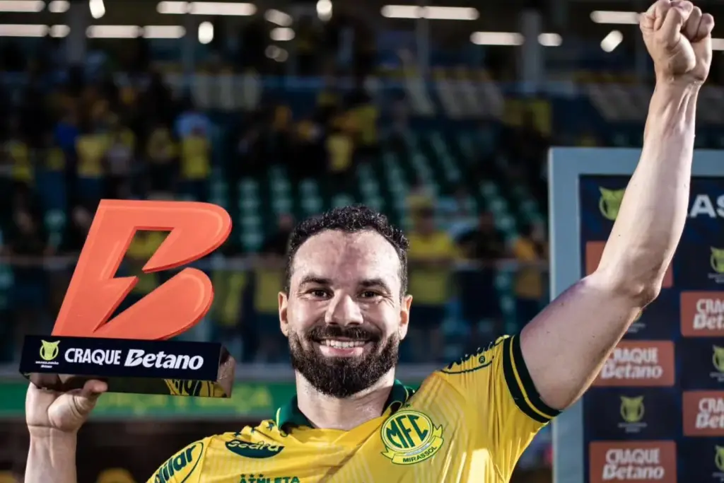 Edson Carioca exalta reação do Mirassol após empate com o Vitória 3 Edson Carioca exalta reação do Mirassol após empate com o Vitória (Foto: Divulgação)