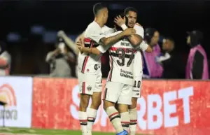 BRASILEIRÃO: Flu bate o Vasco, São Paulo sobe na tabela e Bahia é o único visitante a vencer