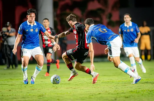 Vitória 1 x 0 Grêmio - Leão vence duelo direto e se afasta do Z4! 3 Screenshot 402