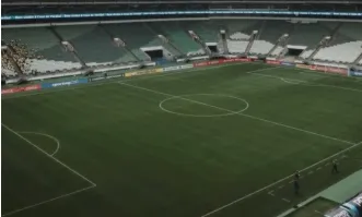 Palmeiras volta a comprar briga por sintético após críticas ao gramado do Maracanã