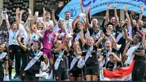 BRASILEIRO FEMININO A2: Vasco coroa campanha com título em São Januário