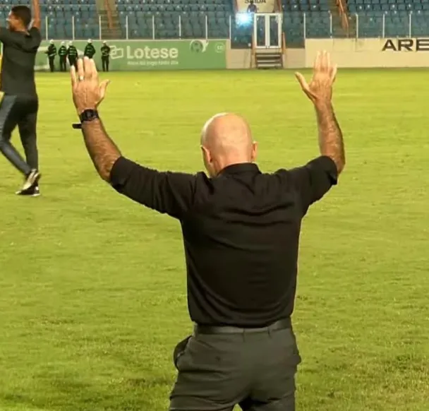Itamar Schülle vive sequência invicta e mira título inédito 4 TbpcREhR image