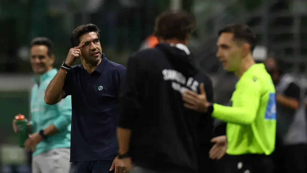 Palmeiras: Abel avalia rodízio e tem dúvidas contra o Santos
