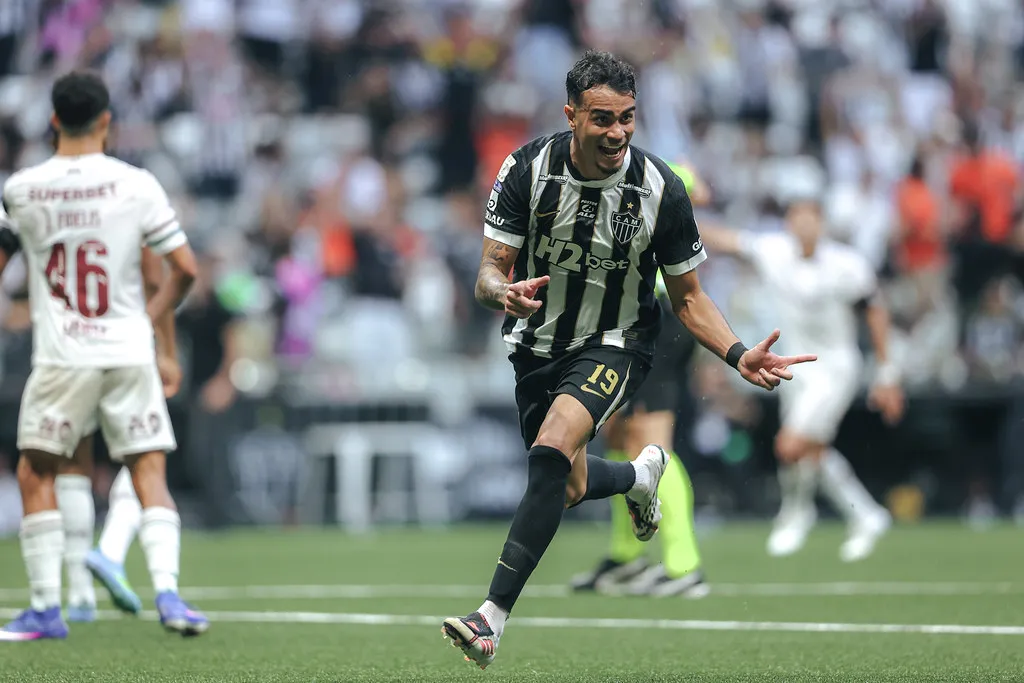 Técnico do Atlético-MG gira chave após vitória no Brasileirão: "Nos deixaram com vida" 3 Atlético-MG supera Fluminense Brasileirão