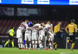 São Paulo adia prazo e promete quitar atrasos em setembro