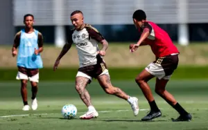 Flamengo não relaciona Cebolinha e abre caminho para saída