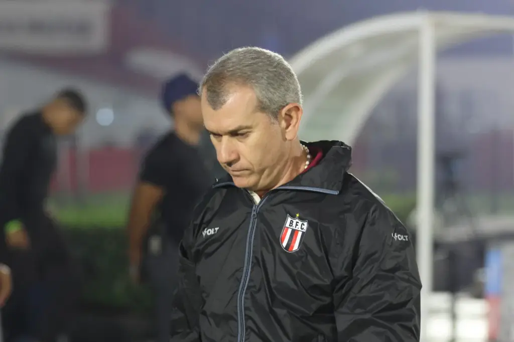 Técnico do Botafogo analisa nova derrota na Série B