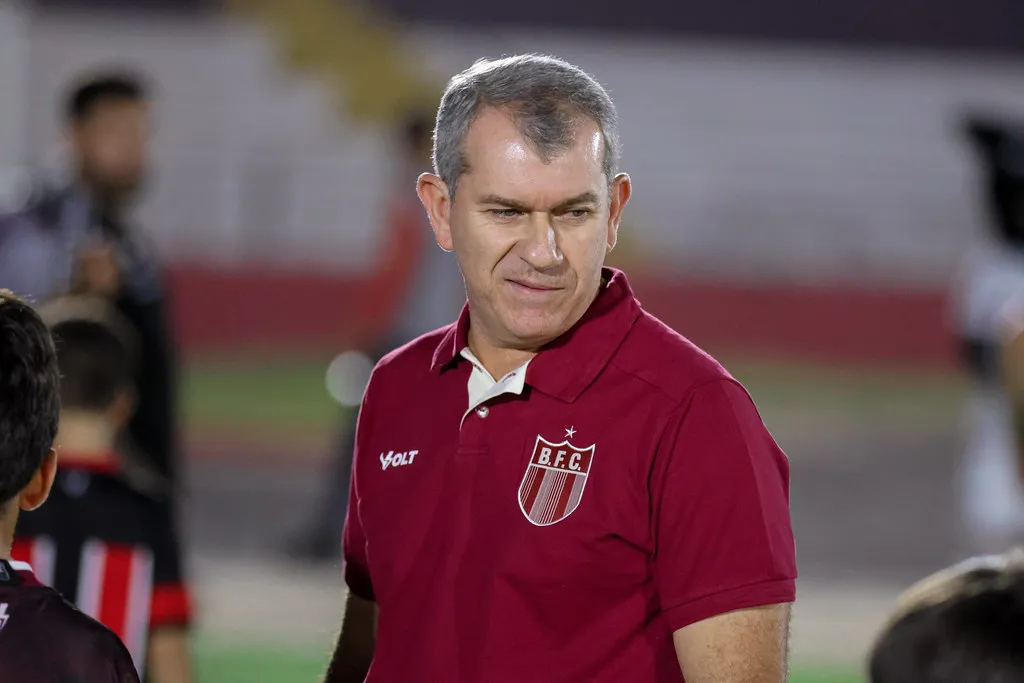Cláudio Tencati comemora vitória Botafogo