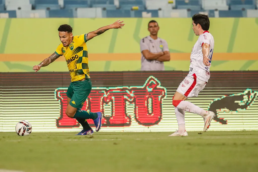 Cuiabá-MT 3 x 0 Náutico-PE - Dourado triunfa em duelo direto na Série B 2 Cuiabá Náutico Série B