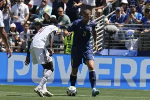 Maior artilheiro da história, Dzeko se aposenta da seleção da Bósnia