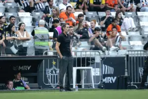 Técnico do Atlético-MG gira chave após vitória no Brasileirão: 