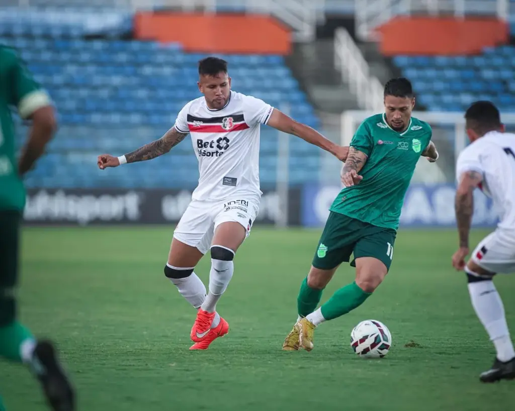 Floresta-CE 1 x 1 Santa Cruz-PE - Empate encaminha acesso coral na Série C 2 Floresta Santa Cruz Série C