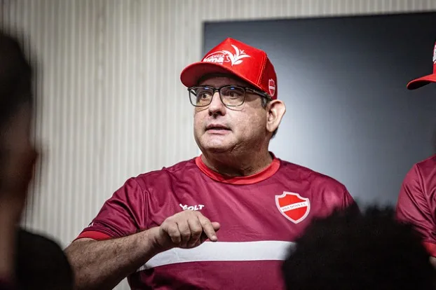 Guto Ferreira valoriza vitória Vila Nova