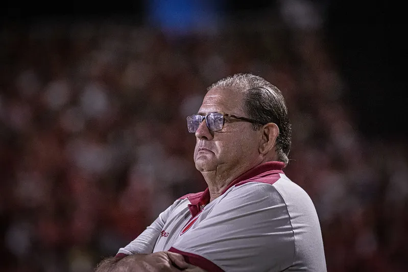 guto ferreira vila nova londrina roberto correa