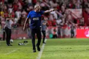 Súmula detalha invasão e ofensas de Hélio dos Anjos nos Aflitos