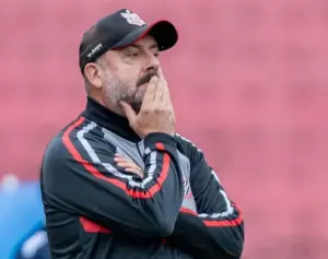 Paulista demite Vinícius Munhoz após queda na Copa Paulista