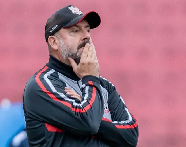 Paulista demite Vinícius Munhoz após queda na Copa Paulista