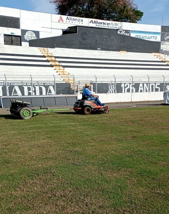 Ponte Preta aproveita 'folga' para acelerar reforma no gramado 2 Ponte Preta Moisés Lucarelli