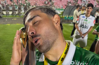 jogadores uberlandia celebram titulo