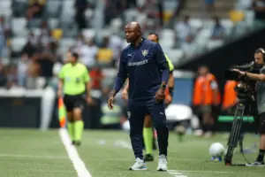 Técnico do Fluminense desabafa após fim da série invicta: 