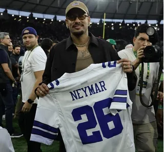 NFL Rio: Neymar ganha camisa do Dallas Cowboys 2 Futebol Americano - 2026 - Rio