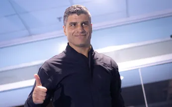 Pedro Emanuel celebra fim de tabu do Vasco e mira evolução