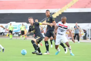 Ponte Preta encerra pesadelo de 149 dias e encara dono do pior jejum da Série B