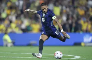 Raphinha deixa jogo da seleção lesionado e preocupa Barcelona