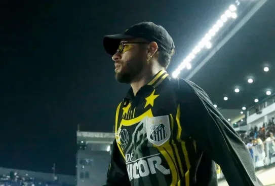 Neymar provoca torcida do Atlético-MG: 'Eu sem joelho sou melhor que seu time'