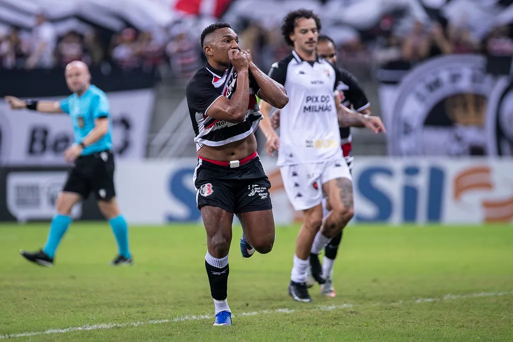 Técnico do Santa Cruz exalta vitória na Série C: "Fomos superiores e merecemos" 3 Santa Cruz bate Botafogo-PB Série C
