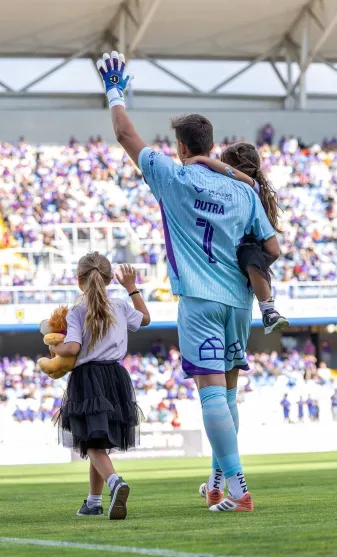 César relembra trajetória no Flamengo e carreira no exterior 4 zJ6QMWVI image