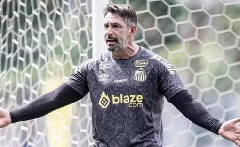 Santos sofre transfer ban por dívida com ex-integrante de Caixinha