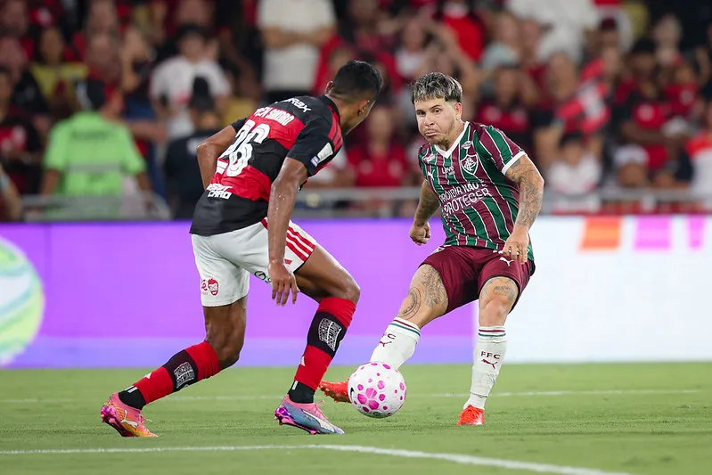 Alex Sandro celebra liderança do Flamengo e destaca maratona de jogos