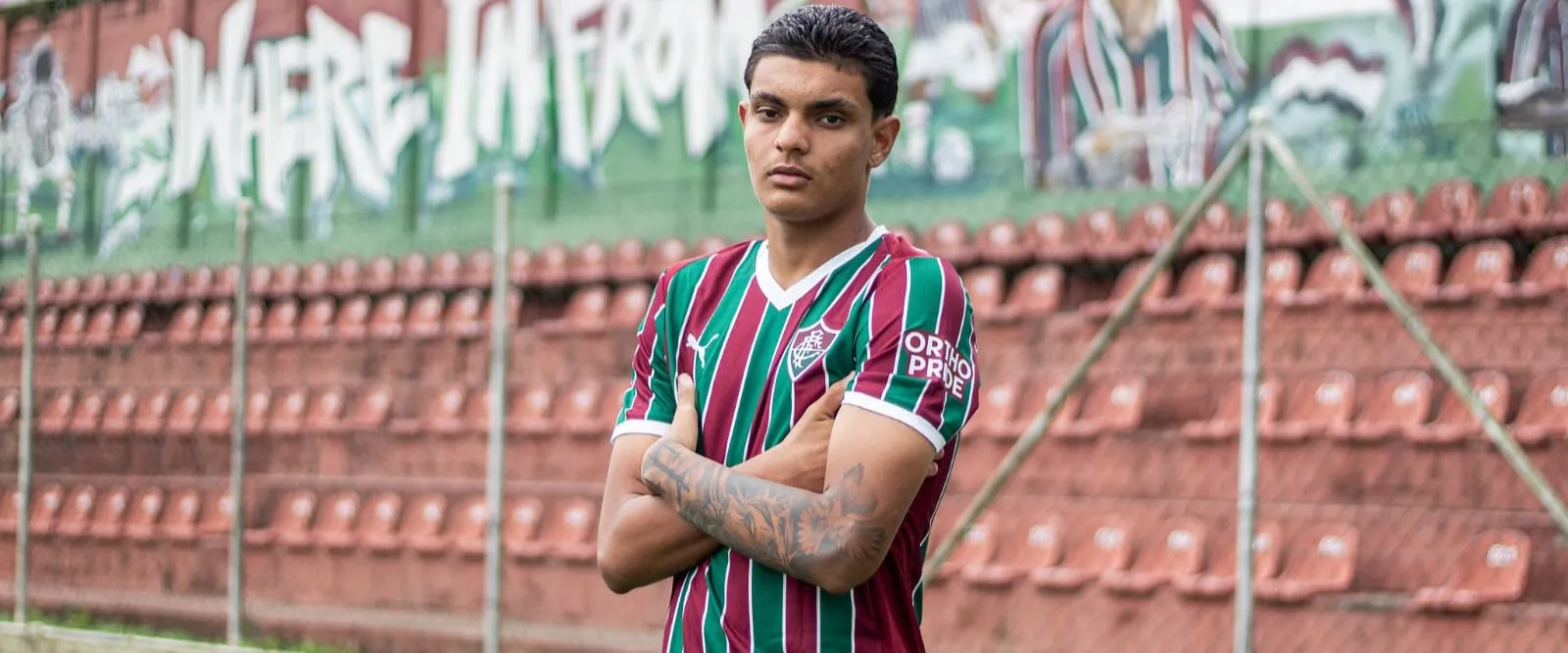 Fluminense oficializa acerto com promessa do Meia-Noite