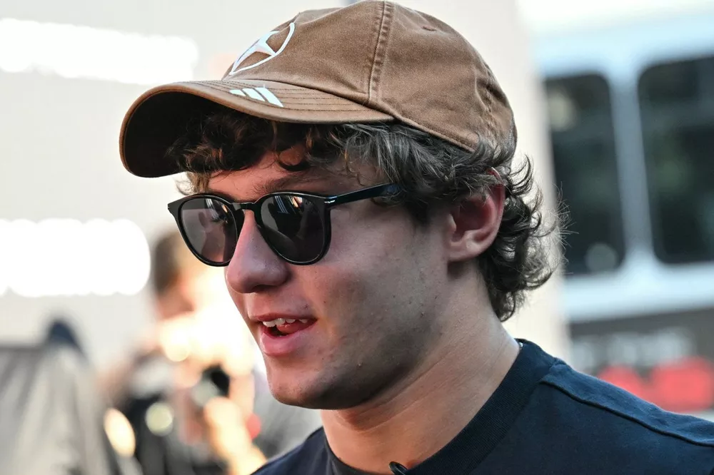 Antonelli exalta Mercedes após vitória nos EUA, e Verstappen admite: ‘Não funcionou aqui’