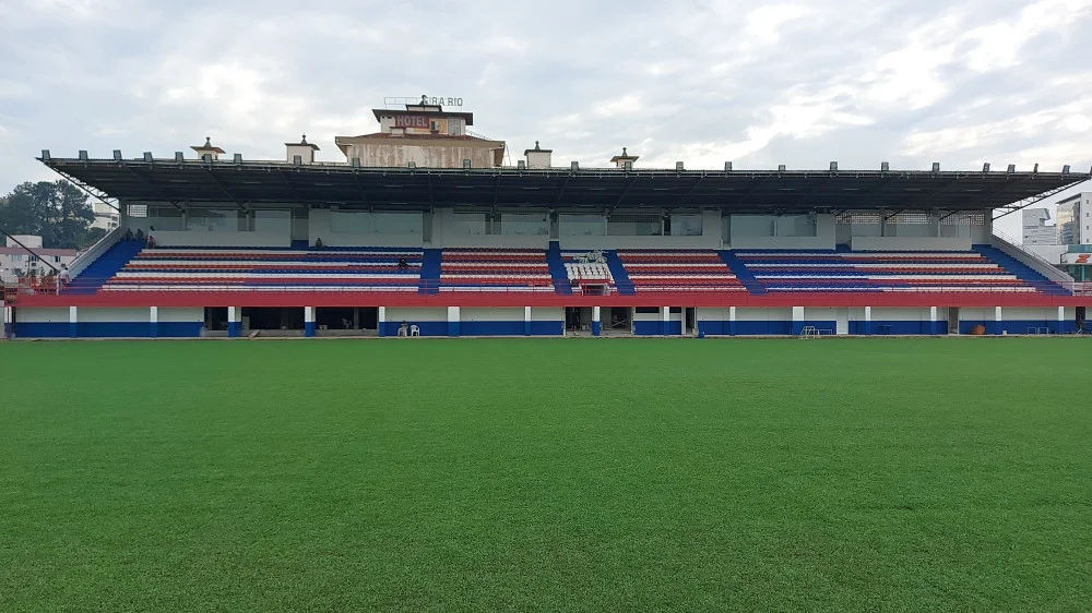 Série C tem jogo suspenso por problema em outro estádio: o que diz a regra e quem paga a conta?