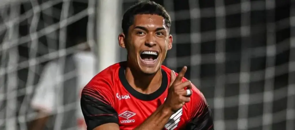Athletico-PR informa que lateral passará por cirurgia no joelho