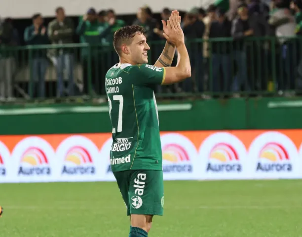 Camilo cobra Chapecoense após goleada: ‘A culpa é nossa’