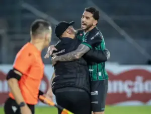 SÉRIE C: Maringá conquista acesso inédito e chega à final; outro grupo tem decisão adiada