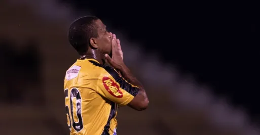 Juninho exalta DNA ofensivo e projeta decisão em Goiânia