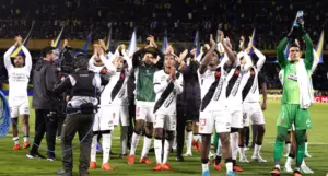 Vasco derruba Boca na Bombonera e entra em lista que tem Santos de Pelé e Paysandu