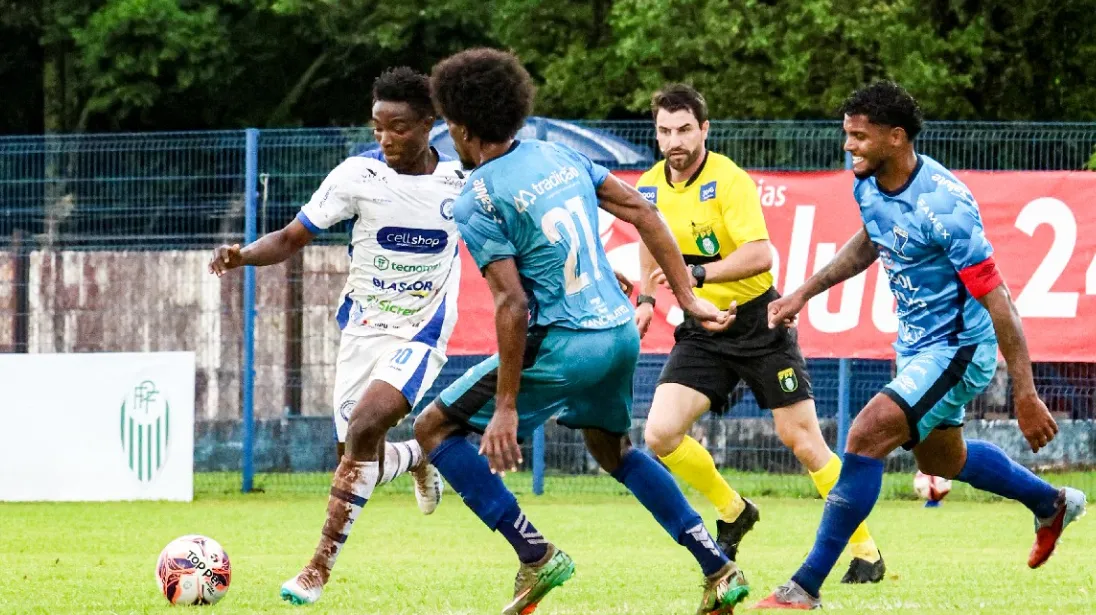 COPA PARANÁ: Foz do Iguaçu vence Azuriz e está na semifinal