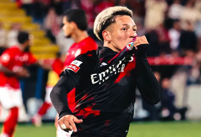 PORTUGUÊS: Benfica vira no segundo tempo e garante vice-liderança