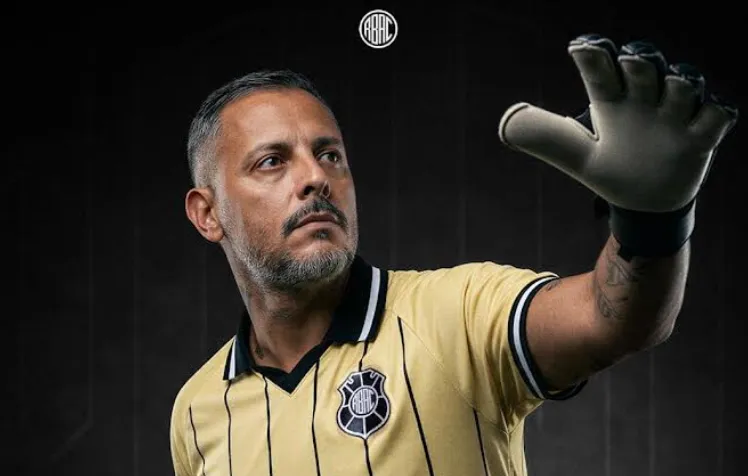 Ex-goleiro do Fluminense renova com o Rio Branco-ES